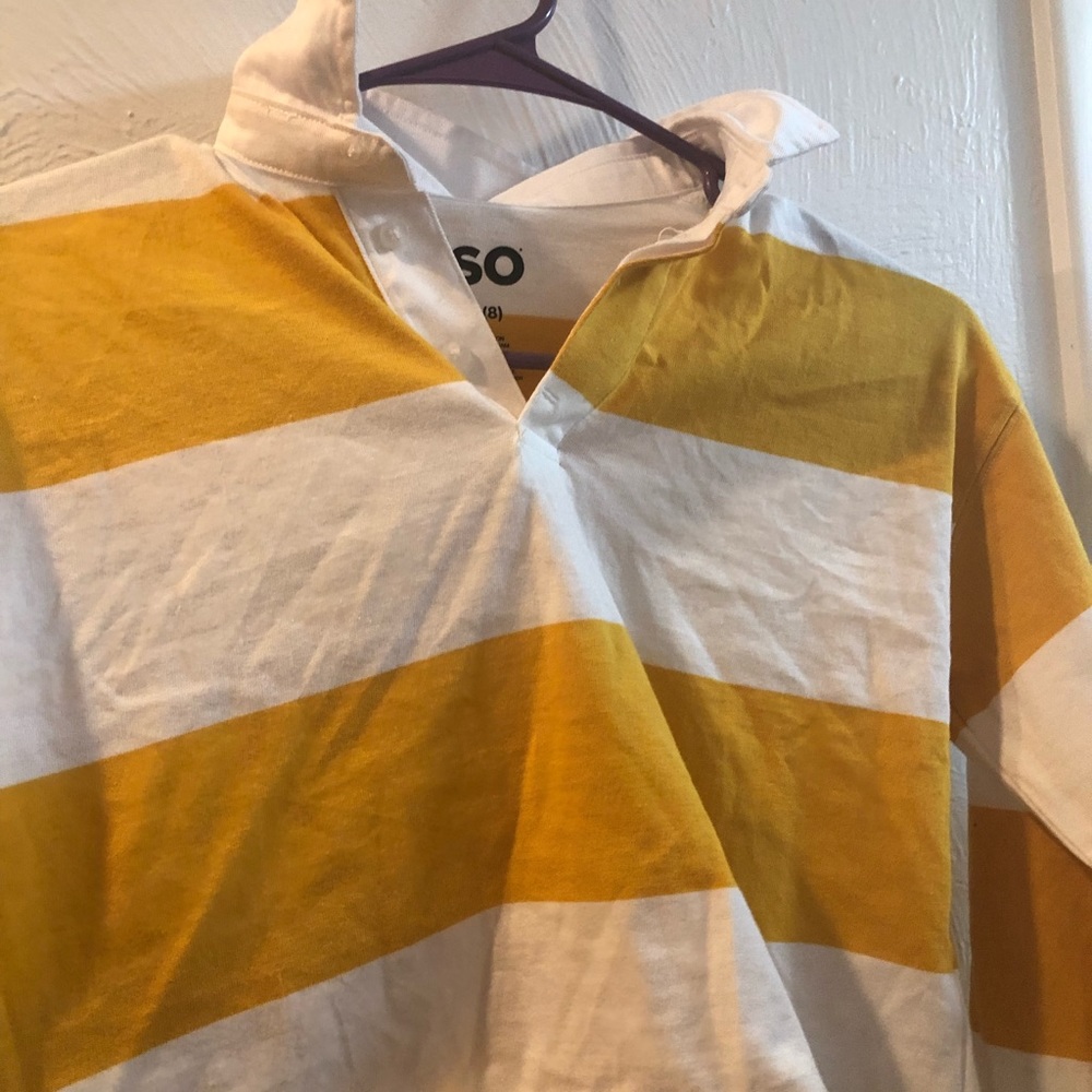 Yellow collard sweater